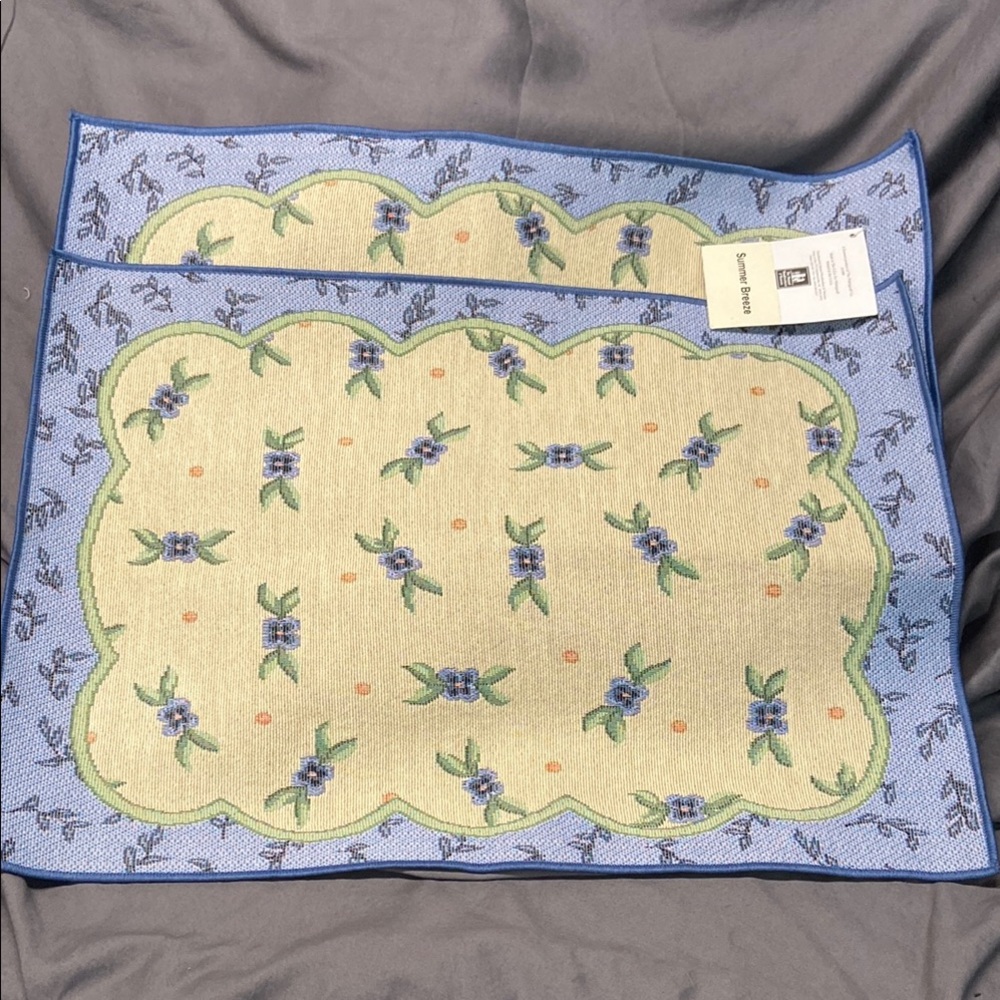 Pfaltzgraff Accents Blue and Cream Placemats set of 2